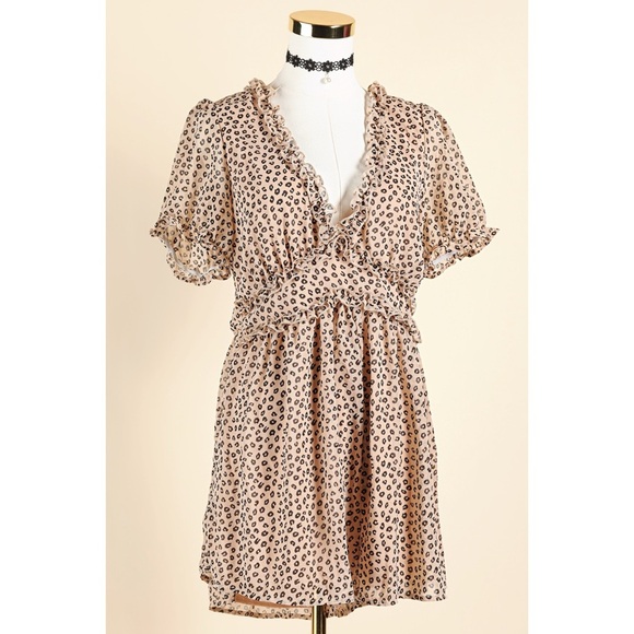 Trixxi Pants - Sz XL Trixxi By Francesca’s Carla Ruffled Animal Print Romper Cream & Black GUC